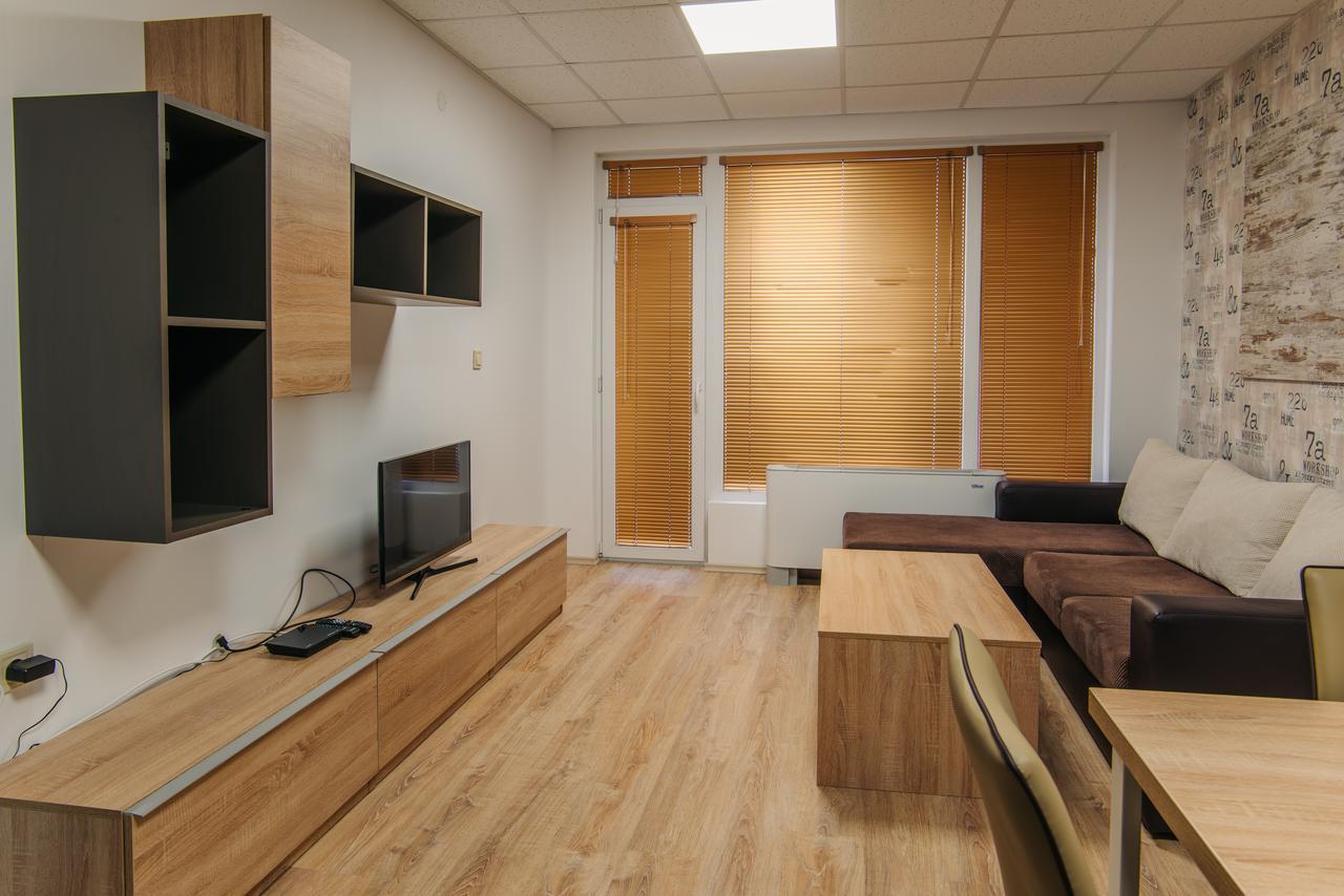 Pansion Storgozia Aparthotel Pleven Exterior photo