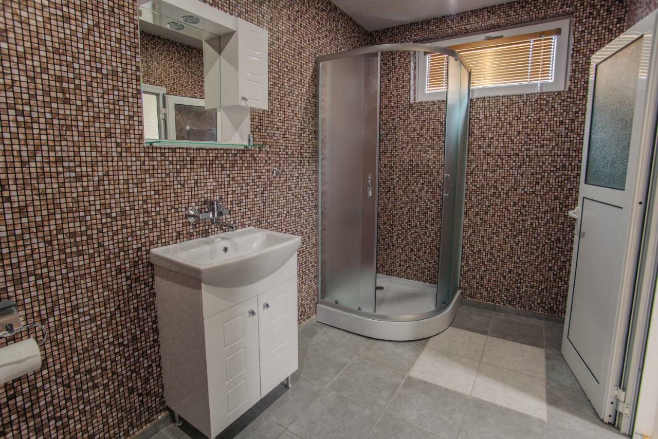 Pansion Storgozia Aparthotel Pleven Exterior photo